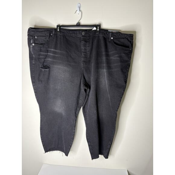 Torrid Plus Size 30 Black Jeans Crop Boyfriend Mid Rise Straight Leg Raw Hem NEW - Picture 1 of 14